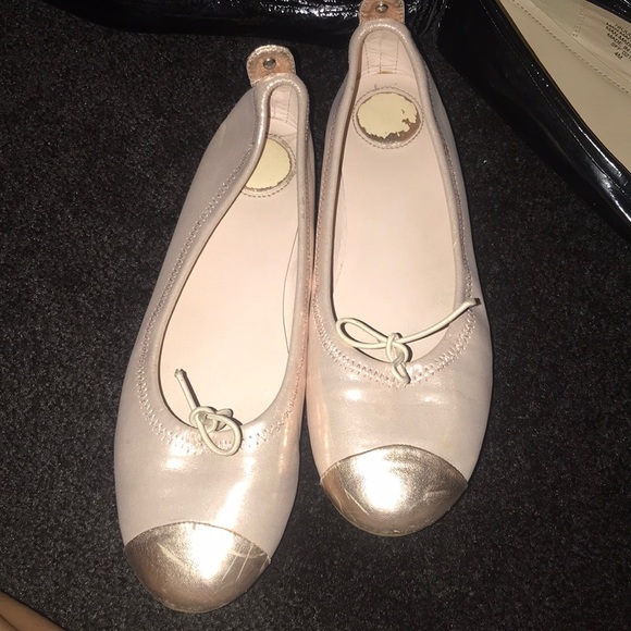 Flats - Picture 2 of 4